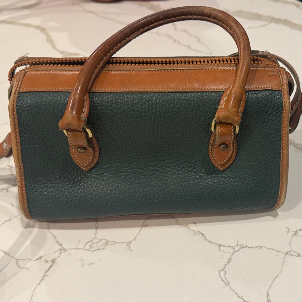 Classic Dooney & Bourke Green and Tan Shoulder Hand Bag - Picture 3 of 10